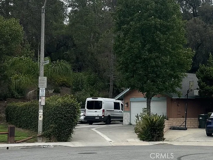 2000 S Brentwood Dr