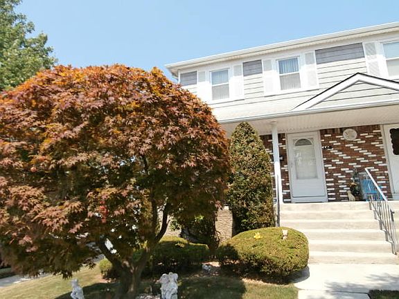 3rd image of 155 E Figurea Ave