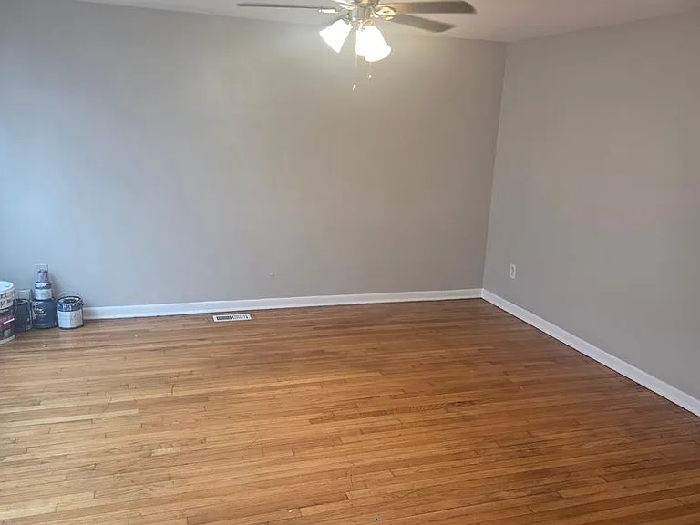 10306 S Corliss Ave — Photo 2
