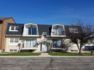 5744 Circle Dr APT 1W, Oak Lawn, IL 60453