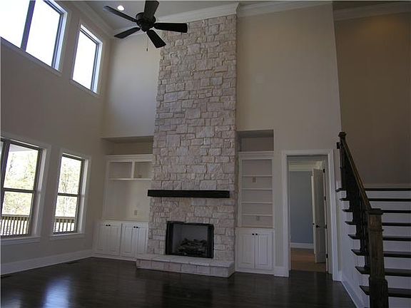 3rd image of 804 Delaware Court Site #1618-lot 1618