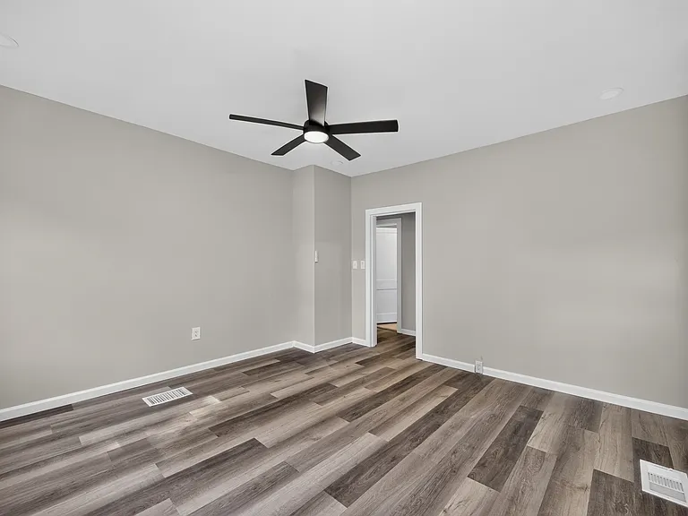 904 Locust Corner Rd — Photo 2
