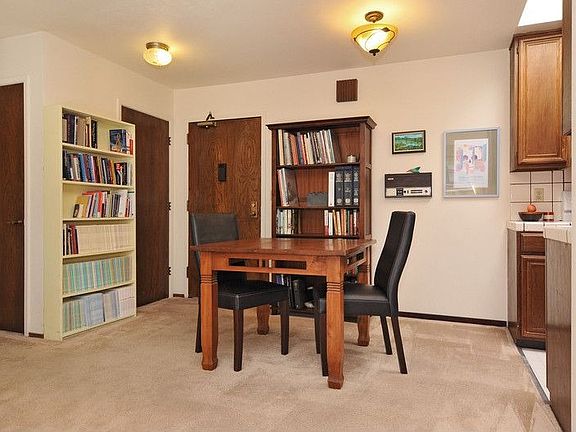 4th image of 44 Lodato Ave APT 203