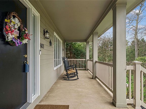 3rd image of 807 Cochran Dr
