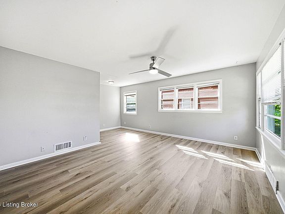 4th image of 3021 Wedgewood Way