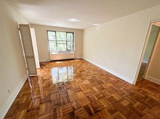 192-65 71st Cres, Fresh Meadows, NY 11365