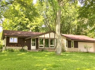 4390 Pioneer Rd, Cedarburg, WI 53012