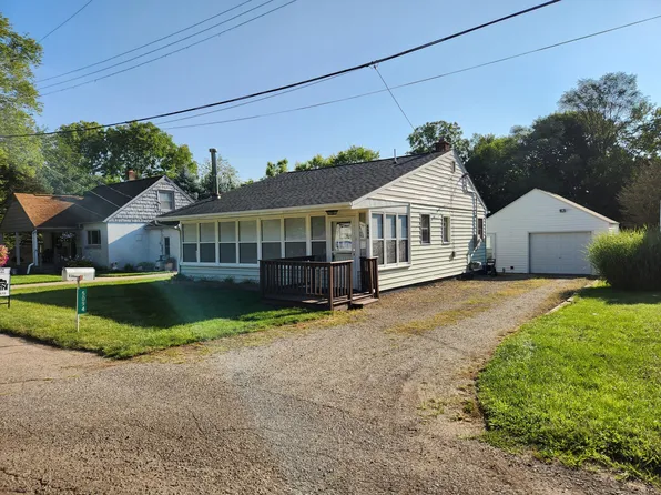 5094 Henshaw St, Kalamazoo, MI 49004