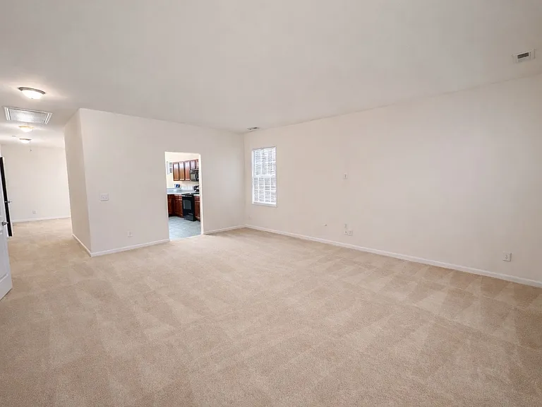 4064 Broadview Ln — Photo 3