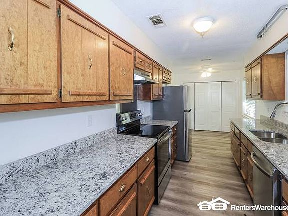 5th image of 7871 Meadow Trail Dr