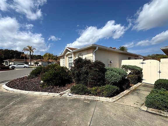 4th image of 413 Calzada Ct