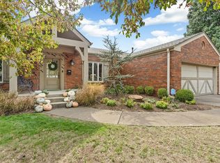 1120 Park Manor St, Nichols Hills, OK 73116