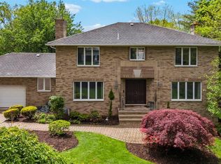 250 Parsells Ln, Closter, NJ 07624
