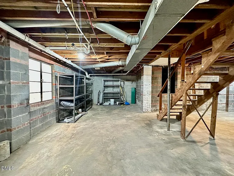 816 S State St — Photo 18