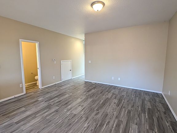 4th image of 18541 SW Takena Ct