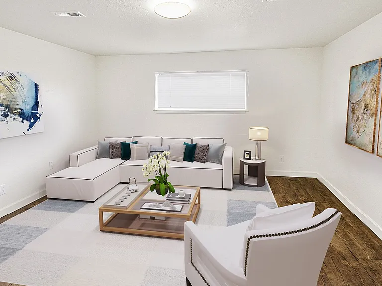 Green Door Apartments — Photo 164
