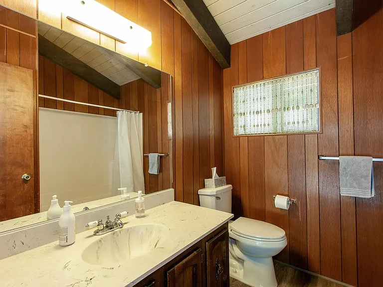446 Delle Dr — Photo 9