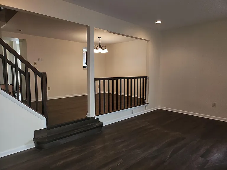 8212 Londonderry Ct — Photo 20