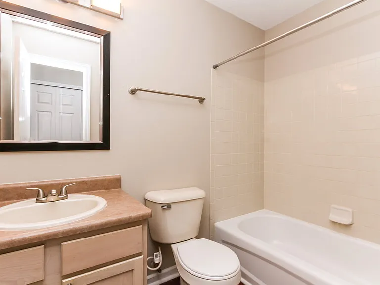2425 Woodmont Ct — Photo 12