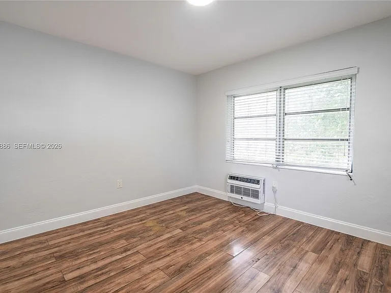 433 NE 82nd St #11 — Photo 16