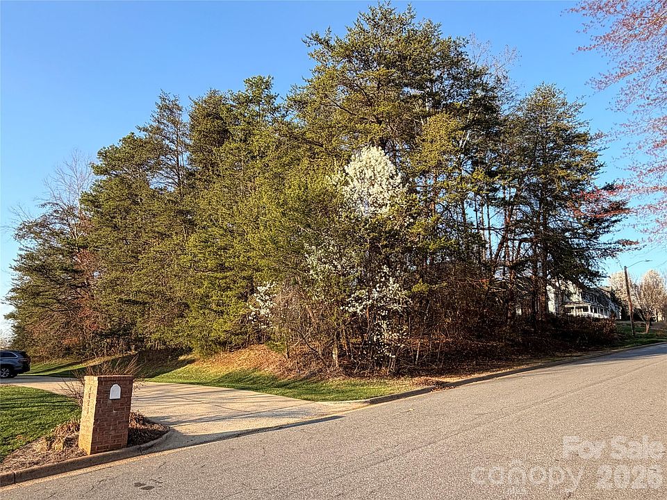 1st image of 4029 Pinecrest Dr NE #166