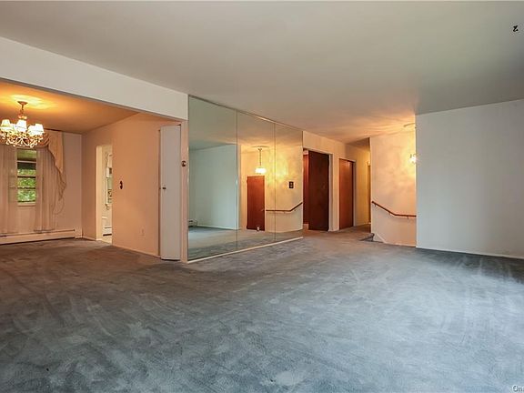 3rd image of 4 Victoria Dr
