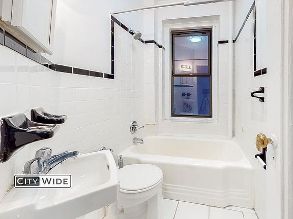 4th image of 178 E 70th St APT 1RE