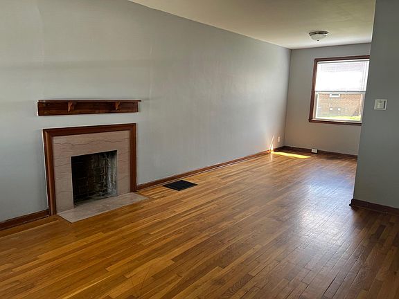 2nd image of 2698 East Ave