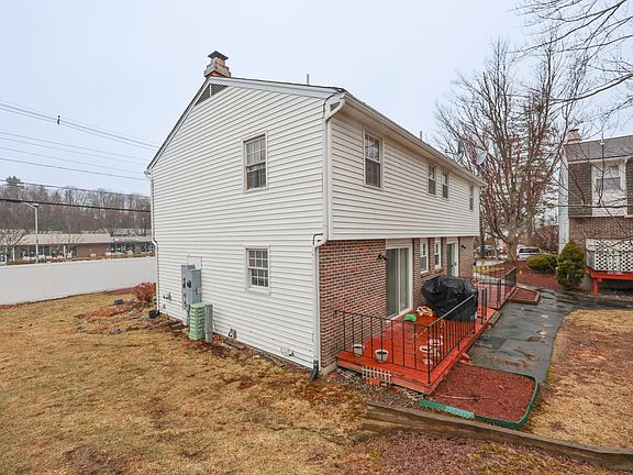 3rd image of 2 Riversedge Drive