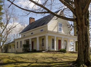 16769 Munn Rd, Chagrin Falls, OH 44023