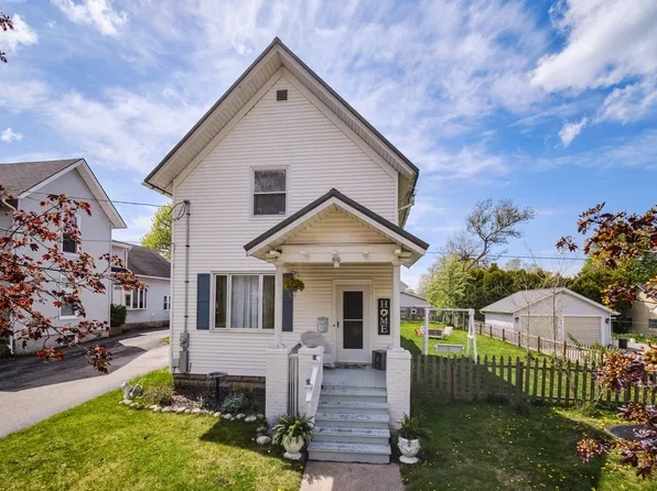 610 Pine St, Manistee, MI 49660