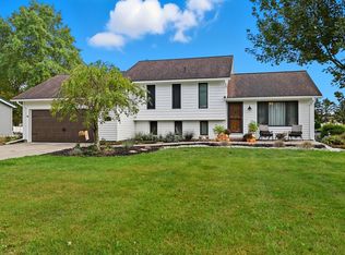 1465 Oakridge Dr, Bucyrus, OH