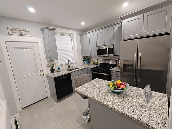 5th image of 2916 W Norris St