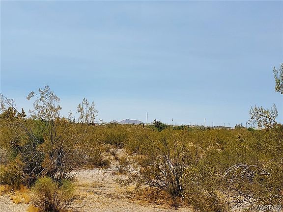 4th image of 390 E Nims Lane