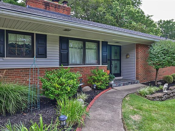 3rd image of 7610 Greenfarms Dr
