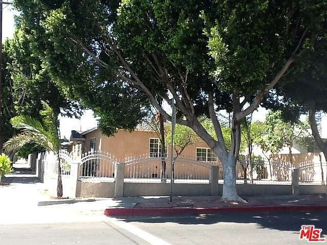 2nd image of 10534 Amboy Ave