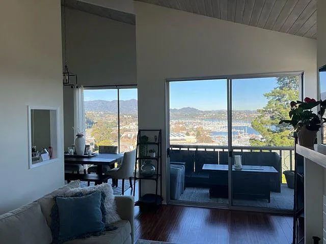Cazneau Ave, Sausalito — Photo 2