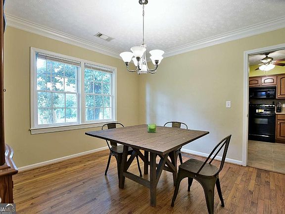 5th image of 1543 39th St