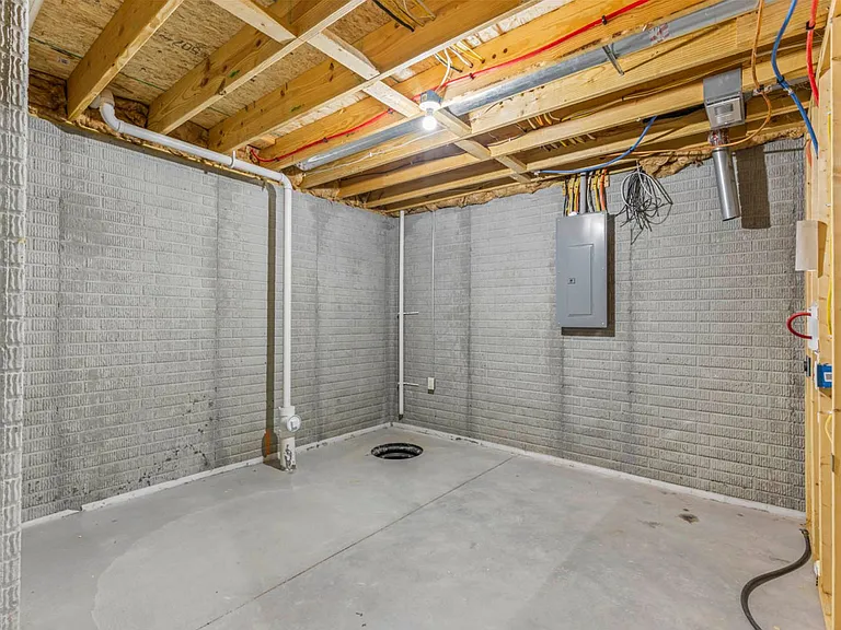 2916 W Arlington St — Photo 23