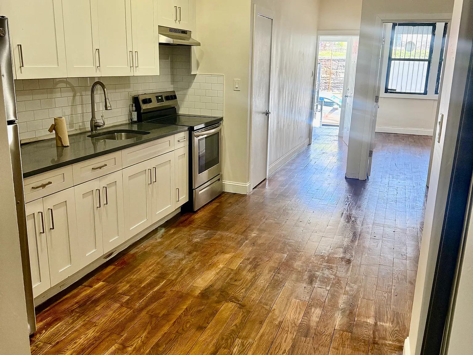 2 bed, 1100 sqft, $2,900 — Photo 2
