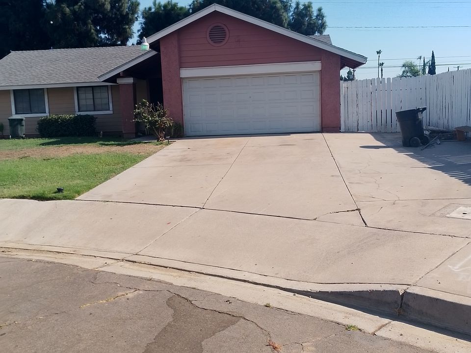 1st image of 895 S Quince Ave