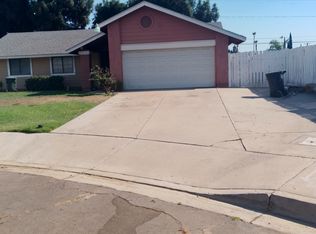 895 S Quince Ave, Rialto, CA 92376