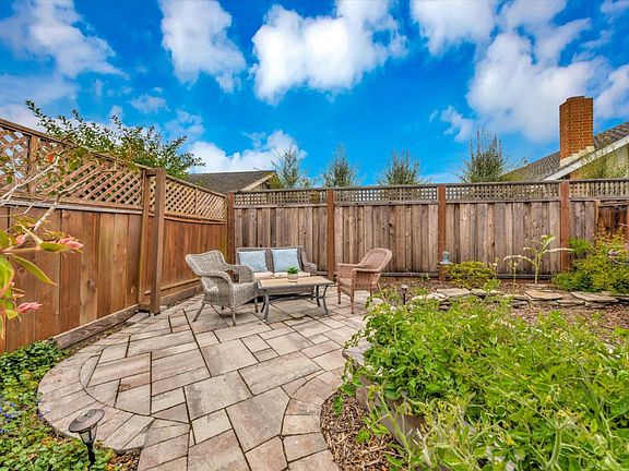 4th image of 2044 Touraine Ln