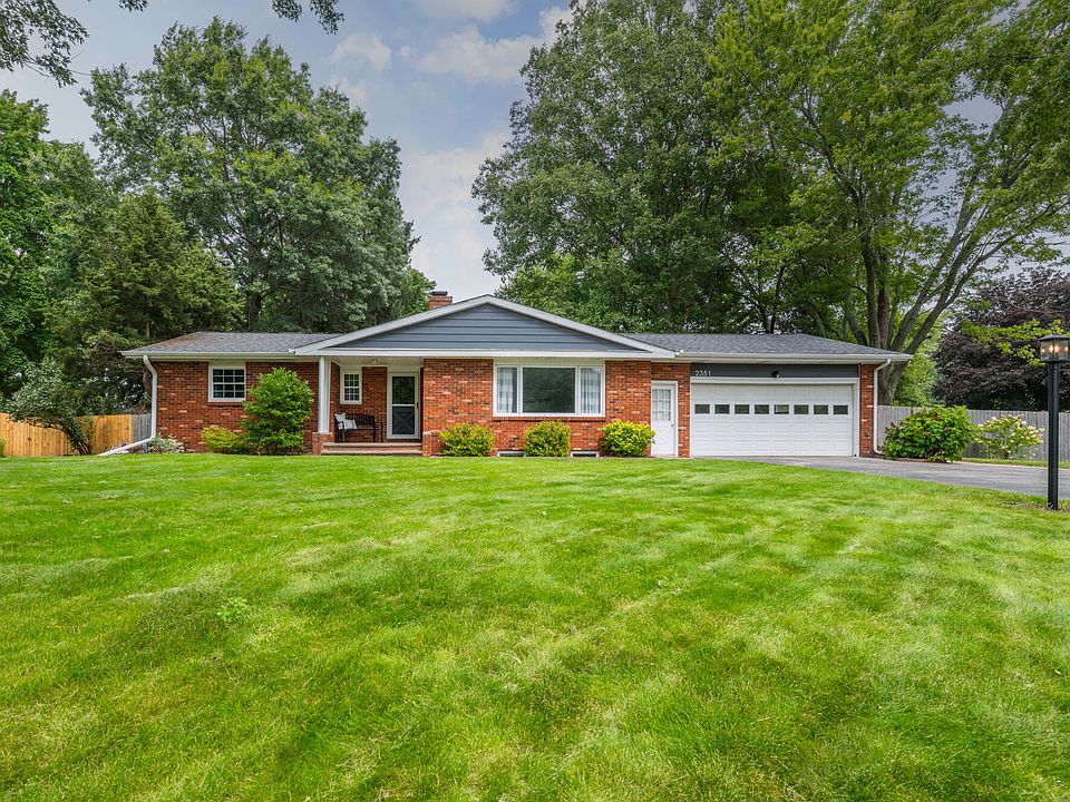 1st image of 2351 Fountain Ln