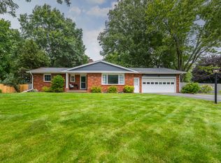 2351 Fountain Ln, Stevensville, MI 49127