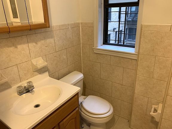 5th image of 221 Linden Blvd APT B19