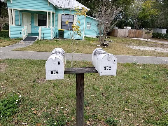 5th image of 984 W Desoto St