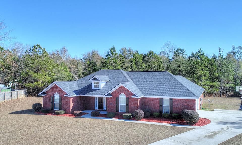 1st image of 119 Oakwood Ct