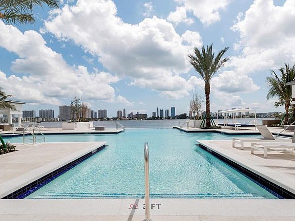 2nd image of 17111 Biscayne Boulevard #904