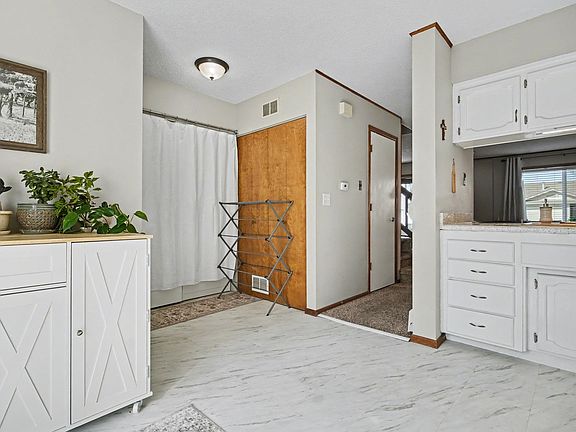 5th image of 1305 Wellington Ct #107